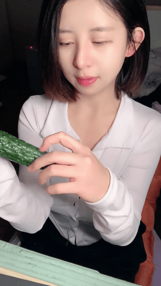 798406a2854093f557.gif